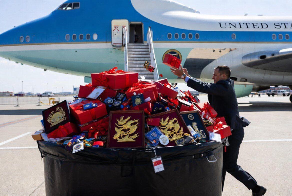 How Prez Trump Security Discards Phones and Gifts Before Leaving China Amid Spy Fears