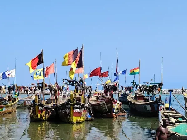 “We Boil Seawater to Drink”— Seven Stranded Fishermen Cry for Help